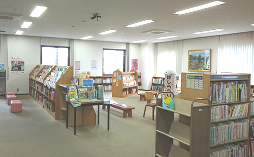 【飾磨分館】2階 図書室 (写真3)