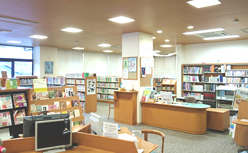 【安富分館】2階 図書室 (写真1)